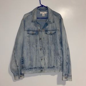 XL vintage H&M jean jacket. Only tried on